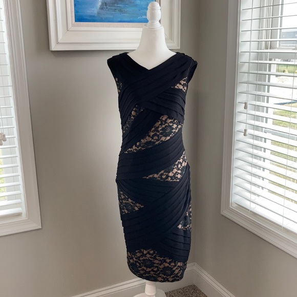 Adrianna Papell Dresses & Skirts - Adrianna Papell Formal Wedding Black Lace Fitted Sleeveless Cocktail Dress 10
